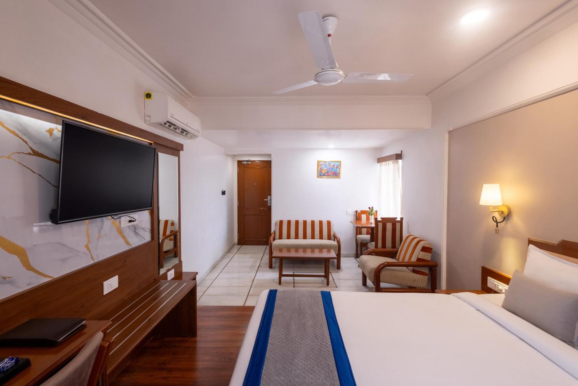 Alba Premier, Vadodara Exterior foto